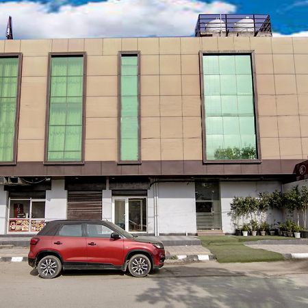 Hotel Silky Palace Near Igi Airportt Nuova Delhi Esterno foto