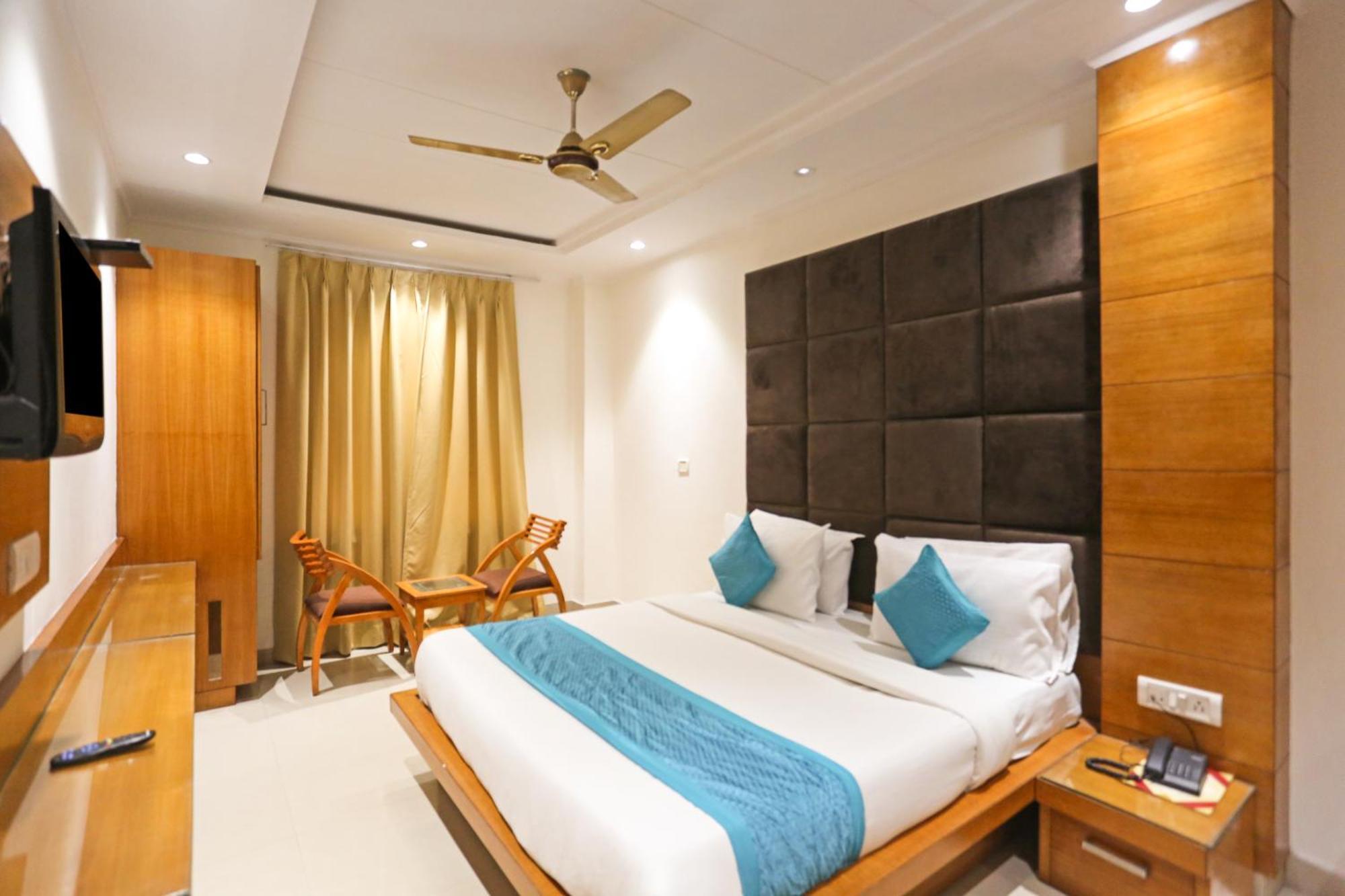 Hotel Silky Palace Near Igi Airportt Nuova Delhi Esterno foto