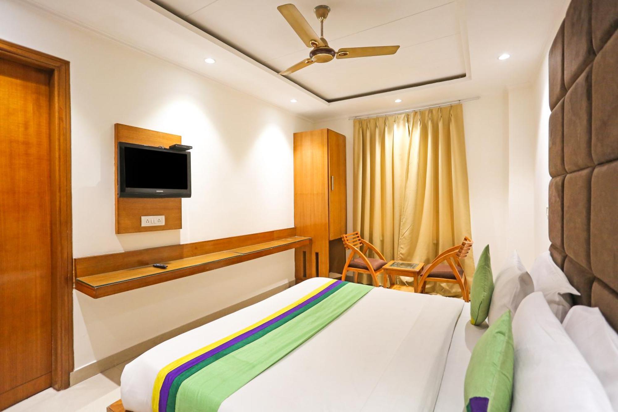 Hotel Silky Palace Near Igi Airportt Nuova Delhi Esterno foto