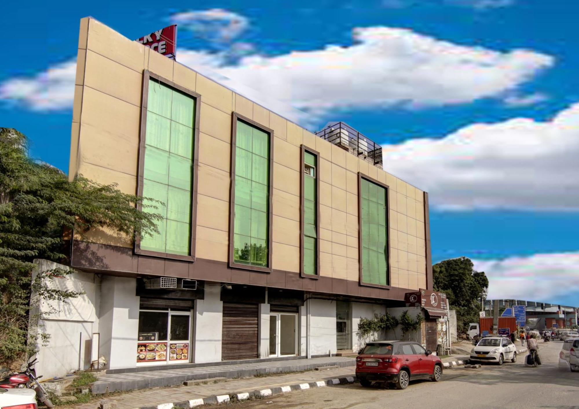Hotel Silky Palace Near Igi Airportt Nuova Delhi Esterno foto