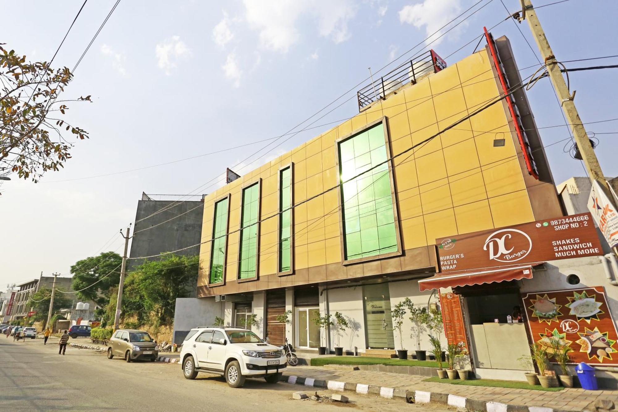 Hotel Silky Palace Near Igi Airportt Nuova Delhi Esterno foto